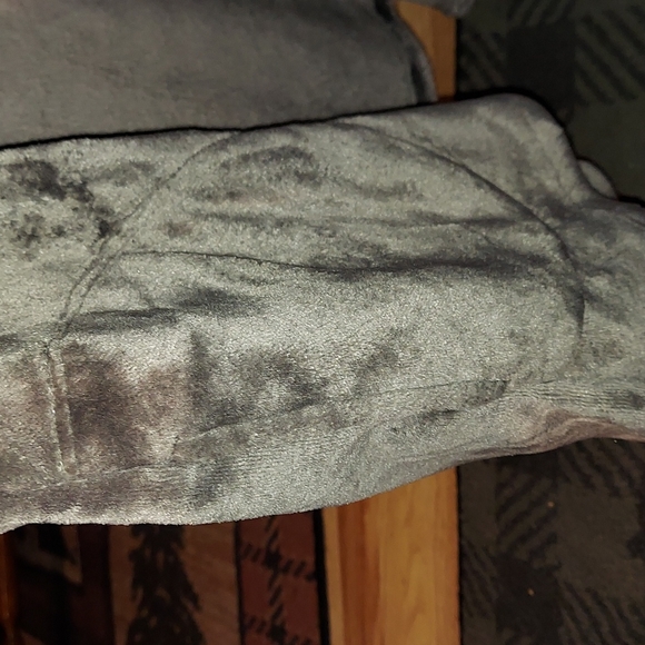 Like newAdult Small UGG brand grey women's bathrobe/lounger fleece.Side pockets. - Picture 6 of 9